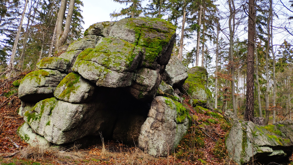 Felsen bei Lužec u Nejdku