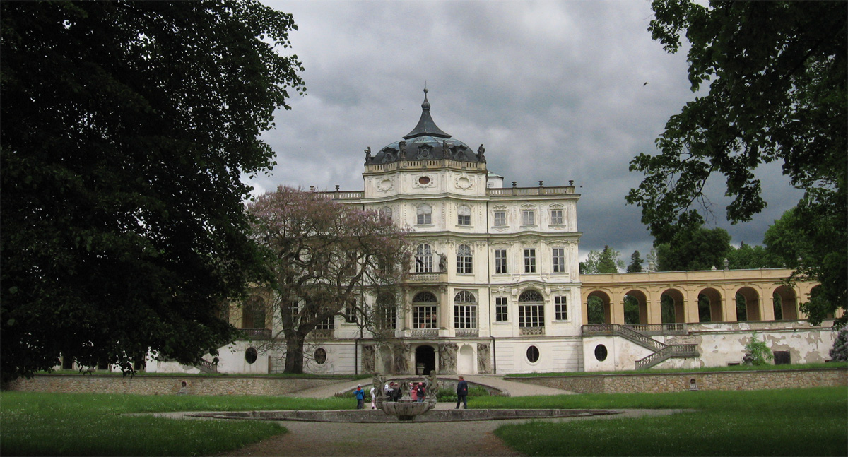 Schloss Ploskovice / Ploschkowitz